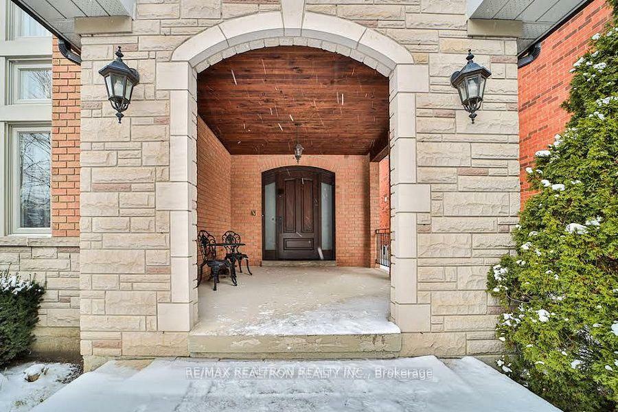 Property Photo: 61 Graydon Crescent ON L4B 3V9