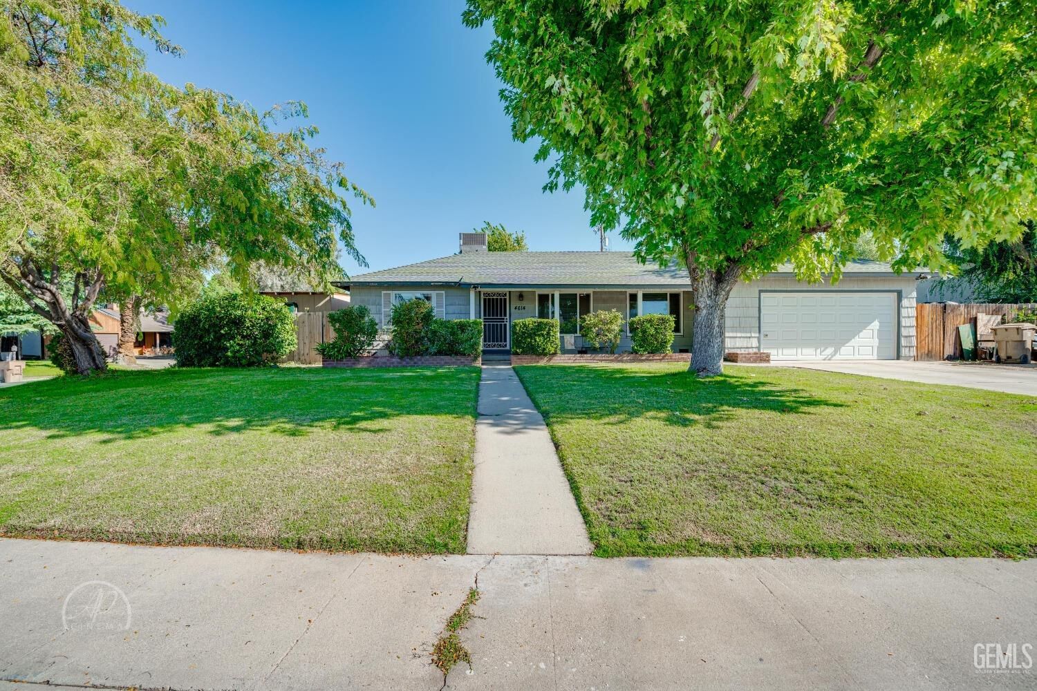 Property Photo:  4614 Randy Avenue  CA 93309 
