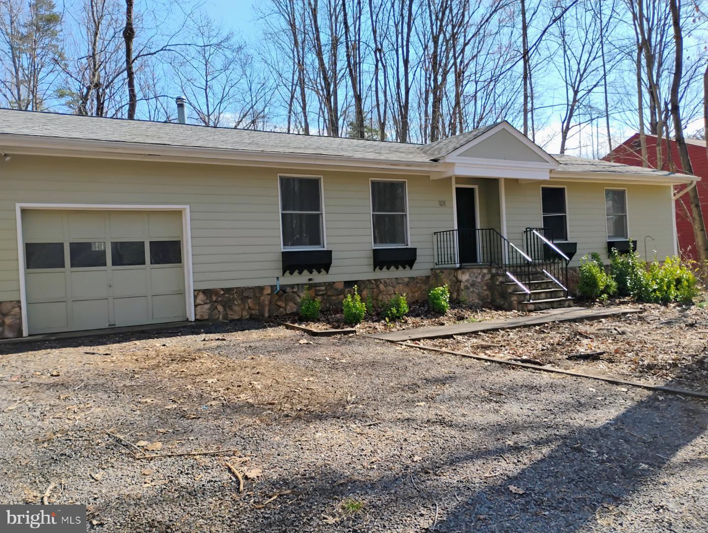 Property Photo: 101 Mason Street VA 22508