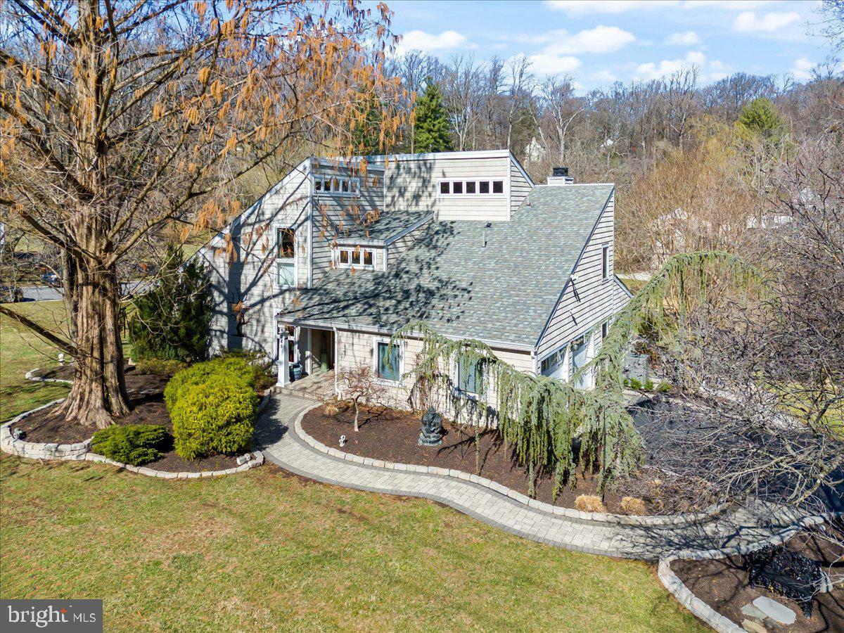 Property Photo: 745 Hollow Road PA 19087