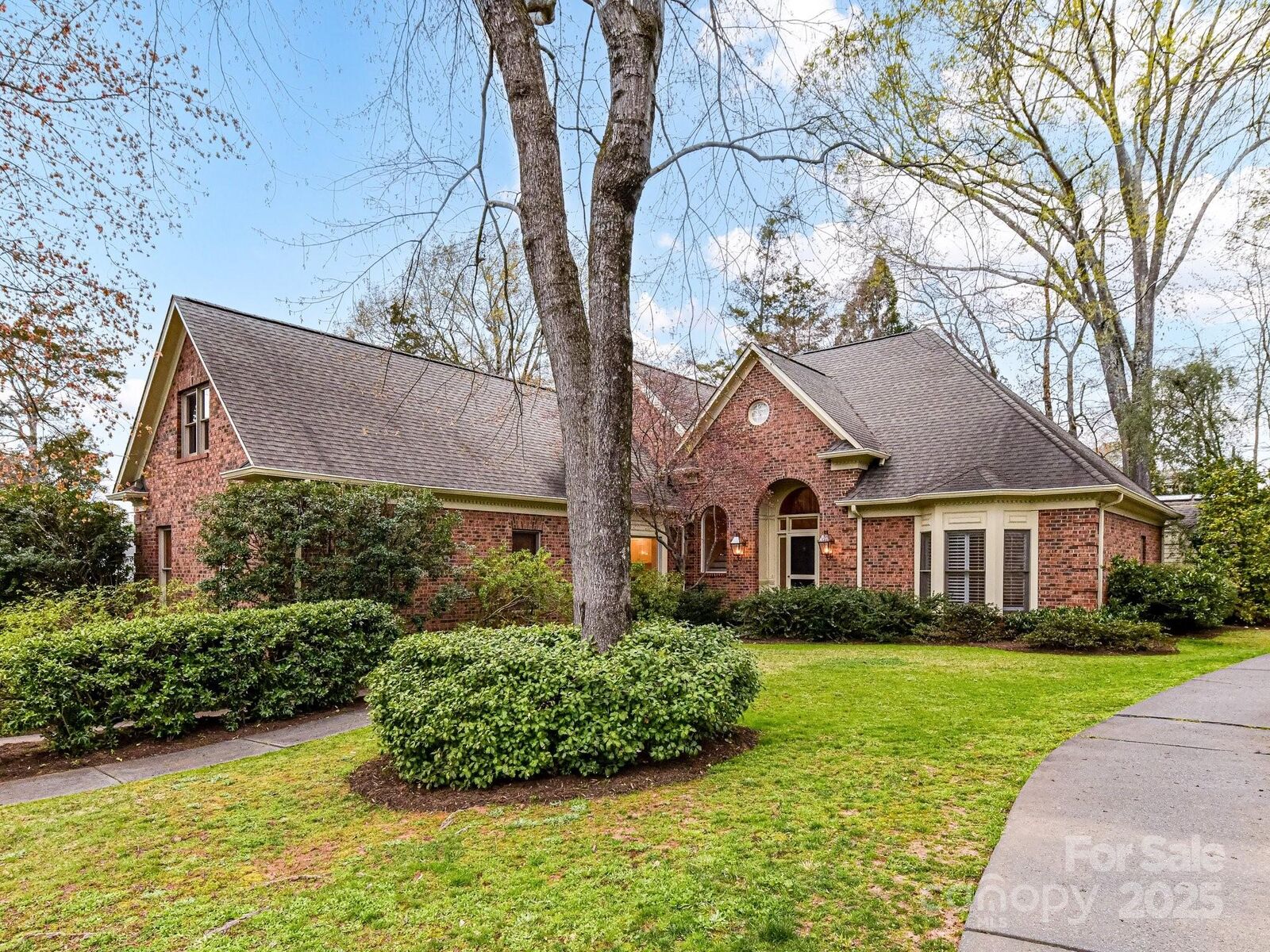 Property Photo:  2411 Calais Place  NC 28211 