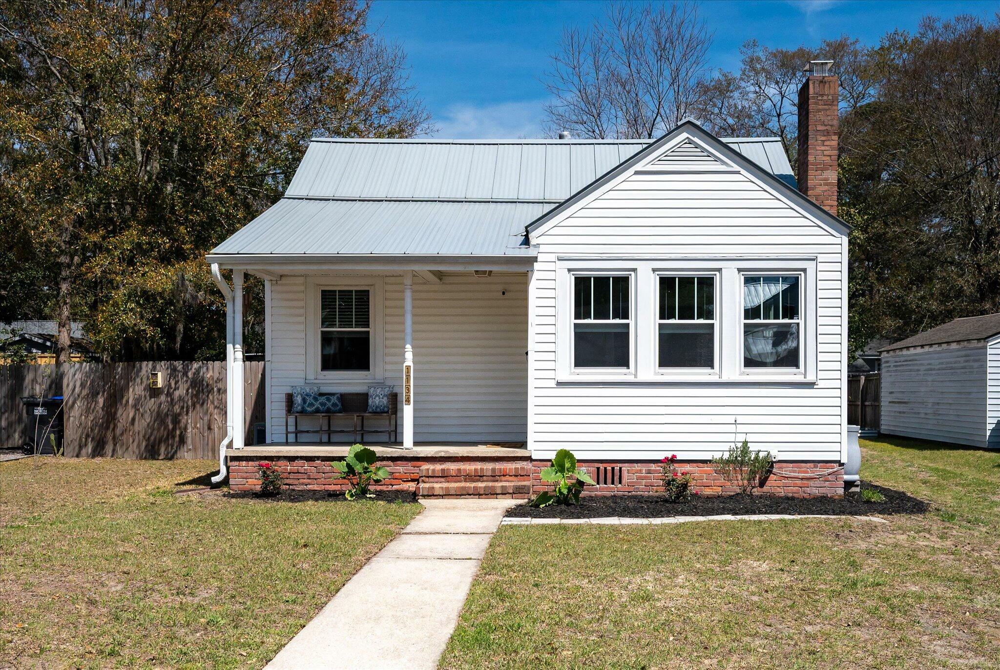Property Photo: 1134 North Boulevard SC 29405