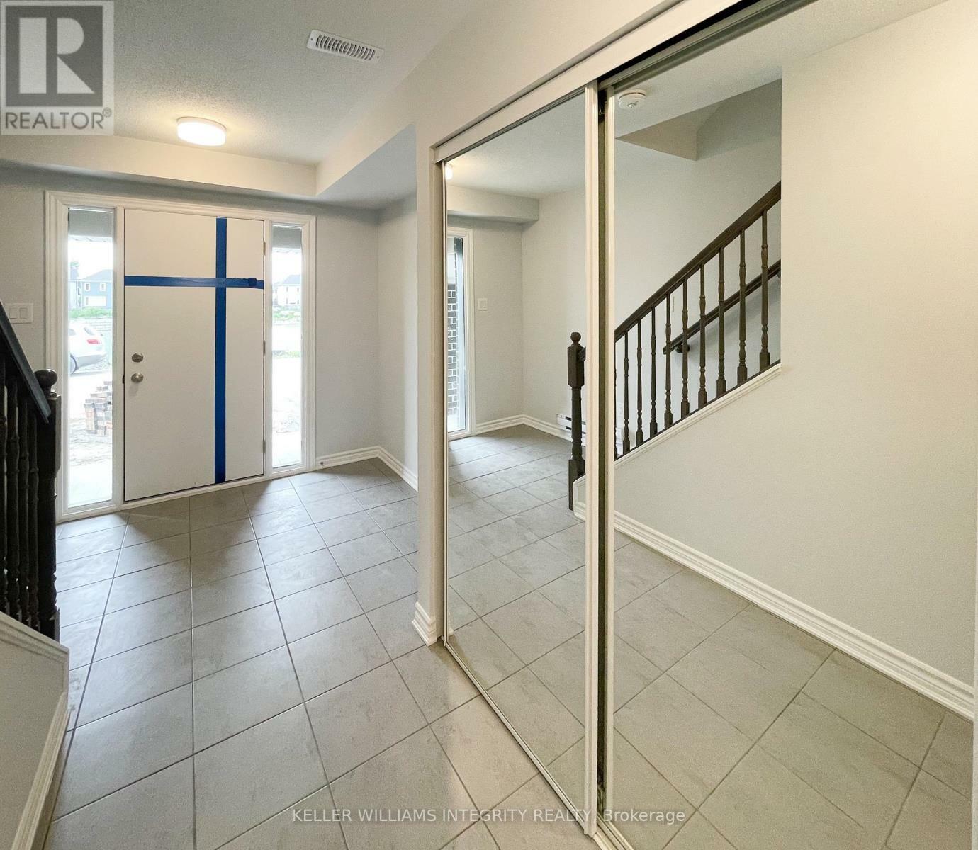 Property Photo: 610 Damson Gardens Grove ON K2J 7C8