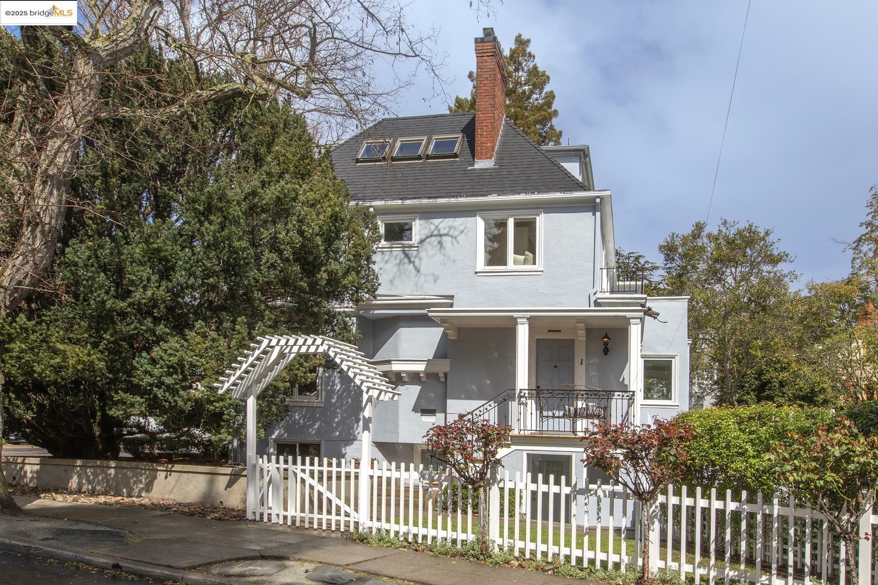 Property Photo: 1 Brookside Avenue CA 94705