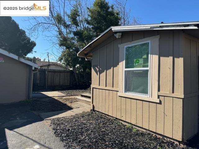 Property Photo:  419 W 19th St C  CA 94509 