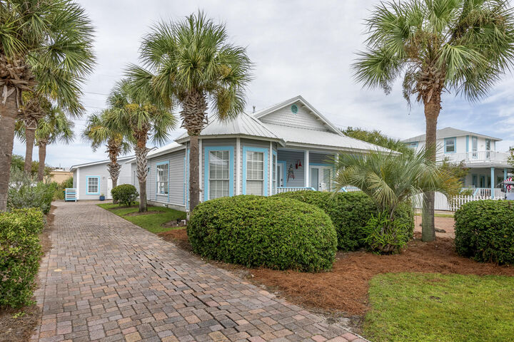 Property Photo:  4431 Luke Avenue  FL 32541 