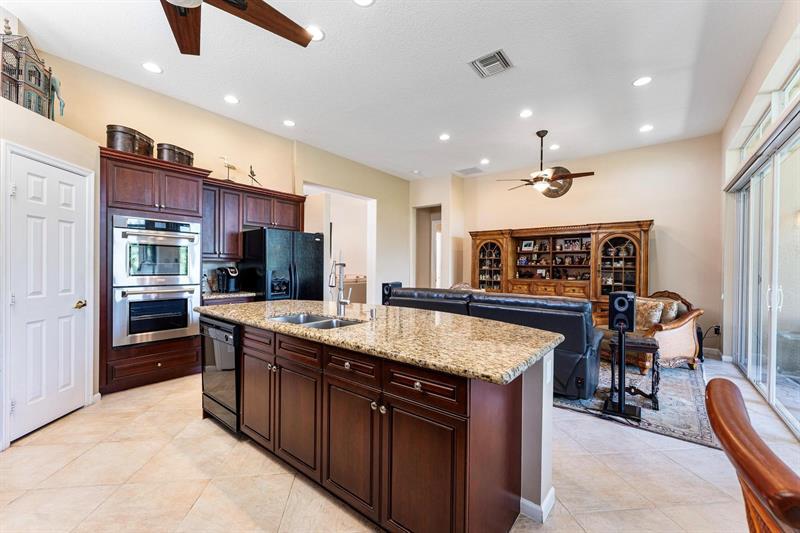 Property Photo:  1914 Via Castello  FL 33411 