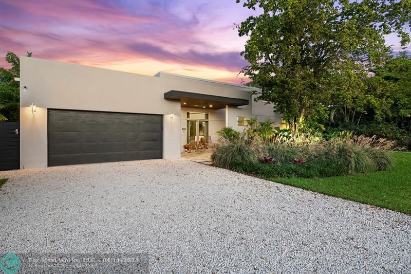 Property Photo: 2626 NE 5th Ter FL 33334