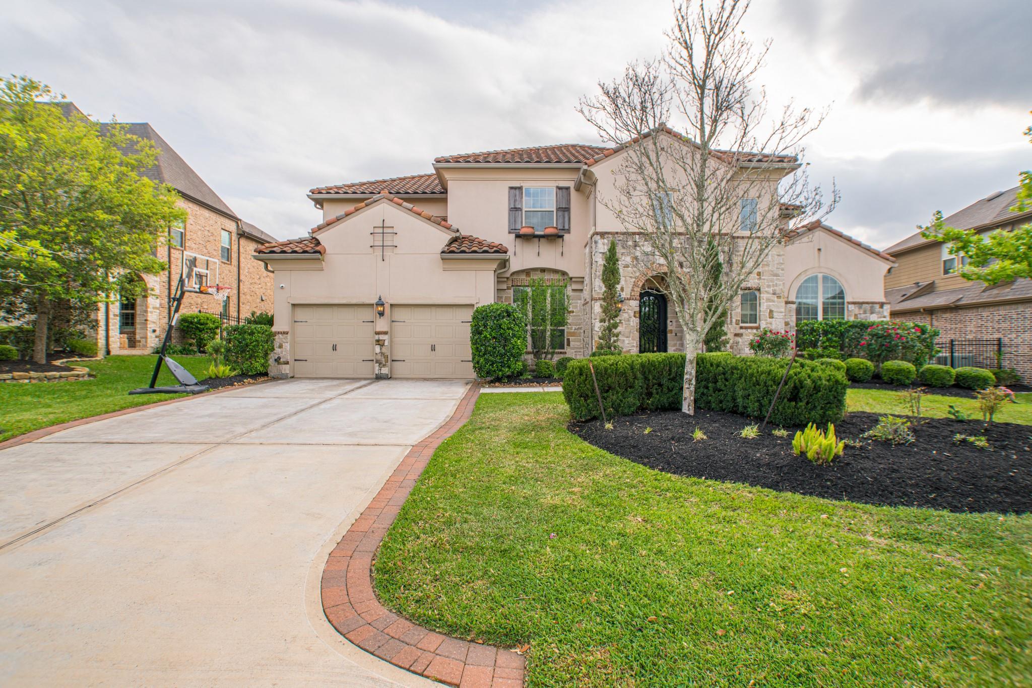 Property Photo: 19 Brittany Rose Place TX 77375