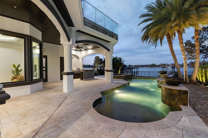 Property Photo:  801 W 2nd Avenue  FL 34786 