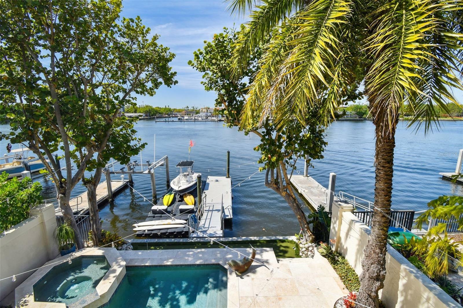 Property Photo: 1035 Royal Pass Road FL 33602