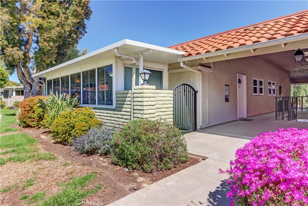 Property Photo: 3026 Calle Sonora Q CA 92637