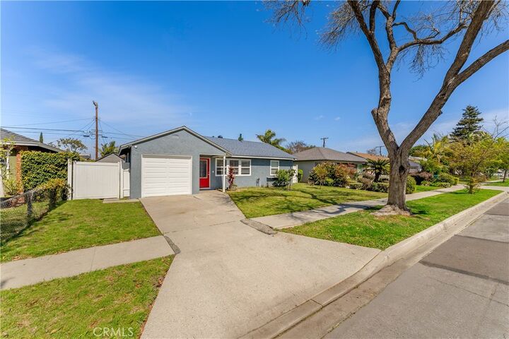 Property Photo: 3713 E La Jara Street CA 90805