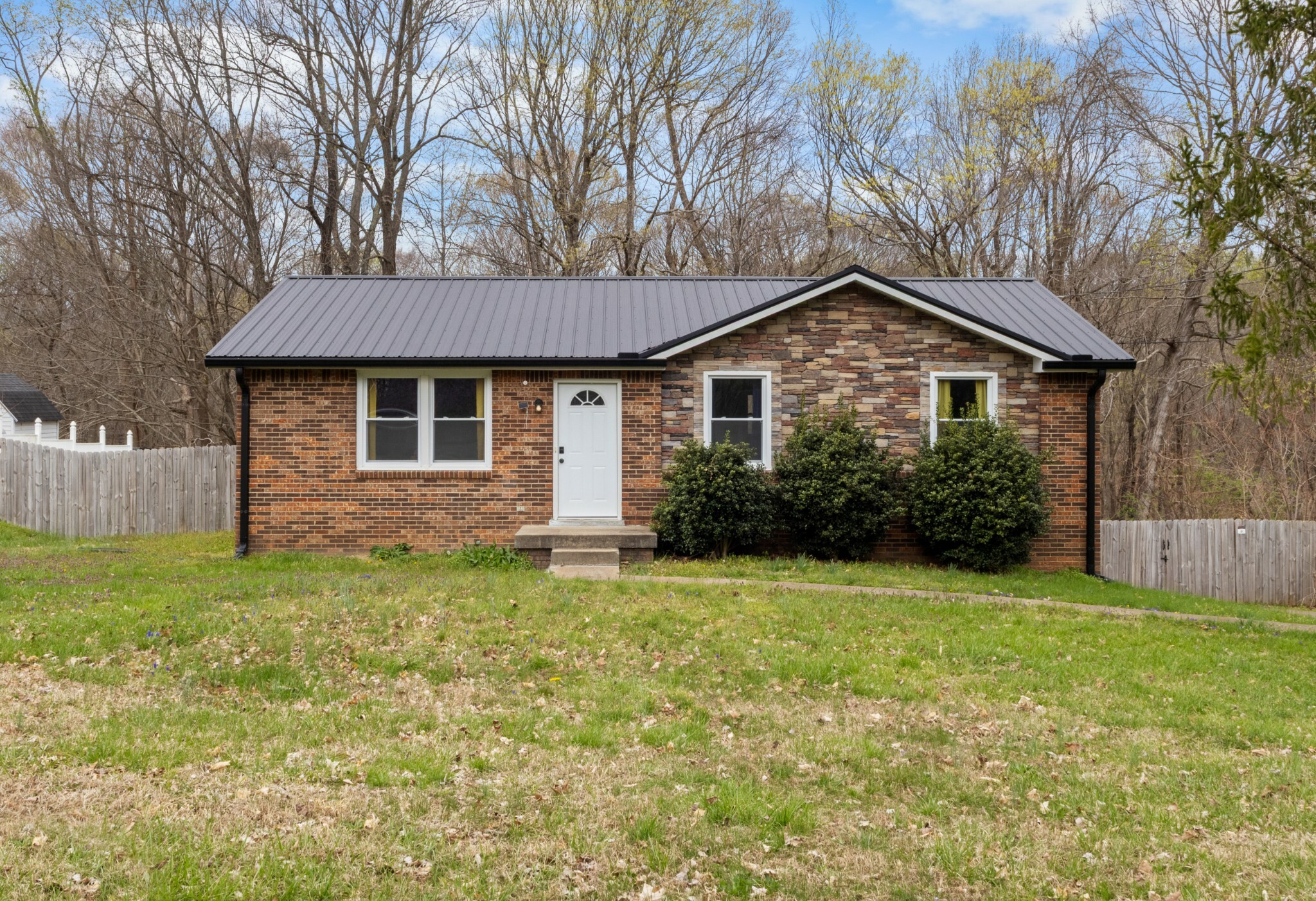 Property Photo: 2727 Turner Ln TN 37040