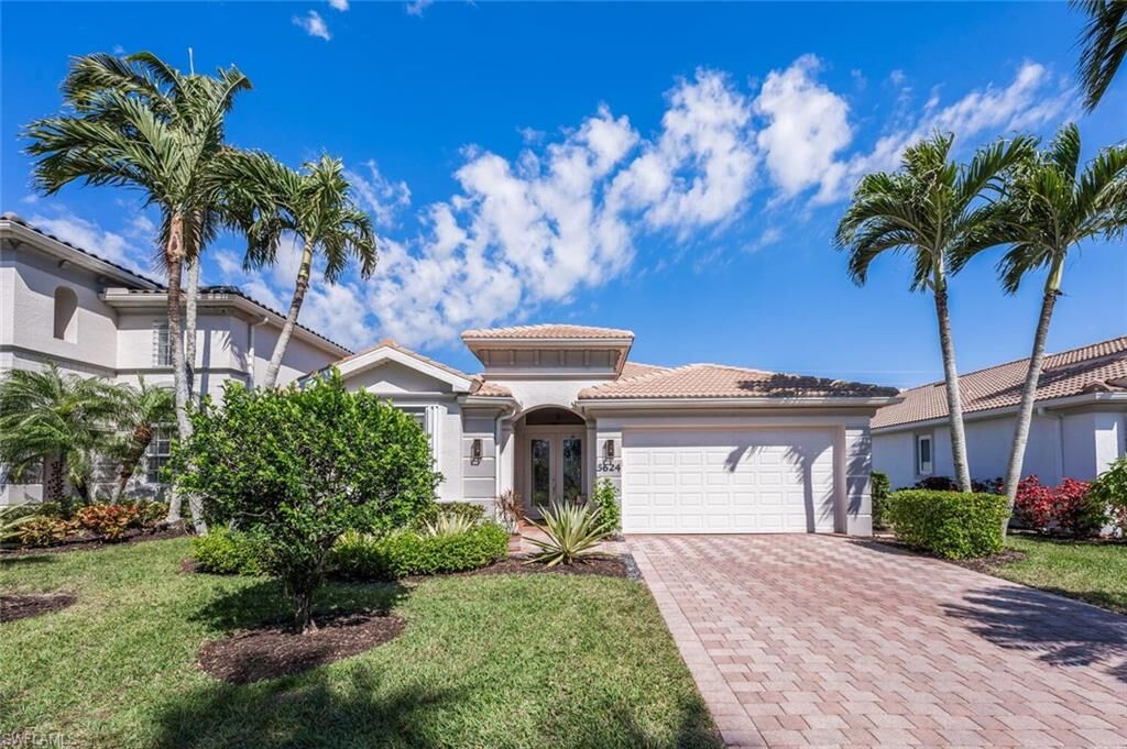 Property Photo: 5624 Lago Villaggio Way FL 34104