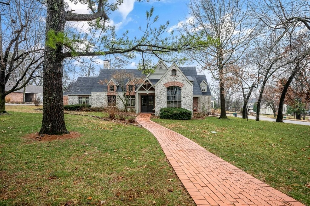 Property Photo:  2712 W Green Acres Road  AR 72758 