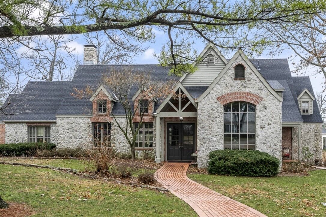Property Photo:  2712 W Green Acres Road  AR 72758 