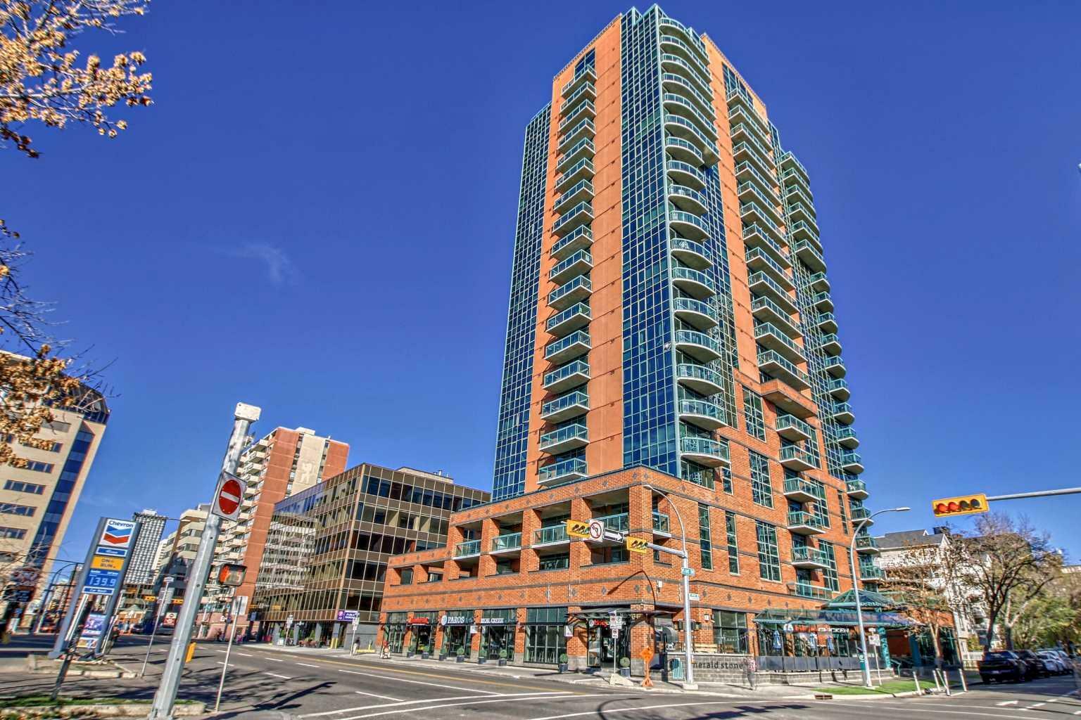 Property Photo: 836 15 Avenue SW 2205 AB T2R 1S2