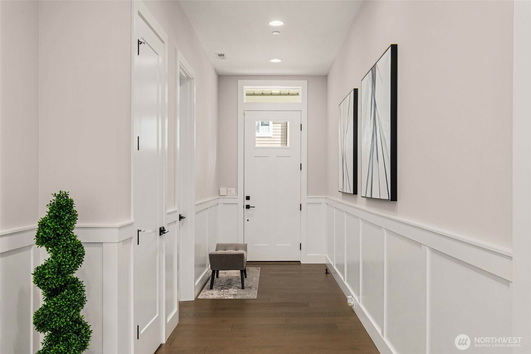 Property Photo: 9507 Mountain Beaver Avenue SE WA 98065