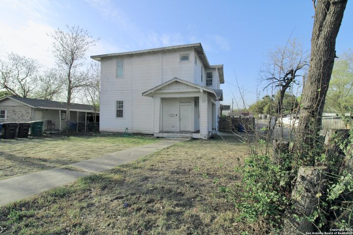 Property Photo:  1438 W Ridgewood Ct  TX 78201 
