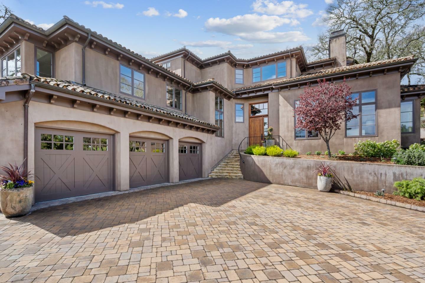 Property Photo: 4 Buck Meadow Drive CA 94028