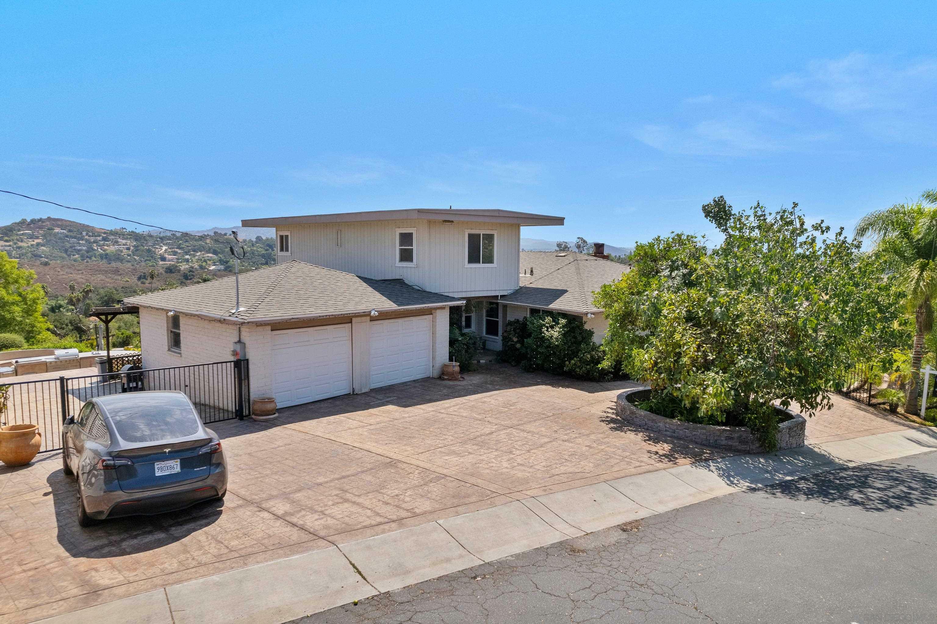 Property Photo: 644 Eldorado Drive CA 92025