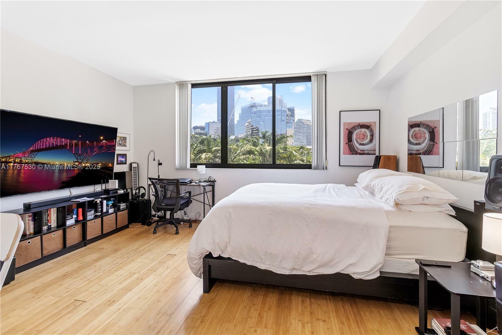 Property Photo: 540 Brickell Key Dr 407 FL 33131