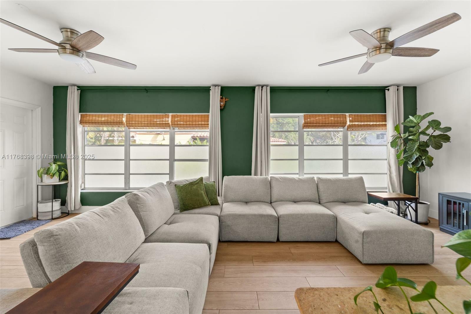 Property Photo: 411 Malaga Ave FL 33134