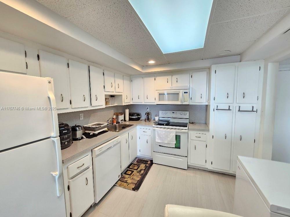 Property Photo: 18031 Biscayne Blvd 603 FL 33160