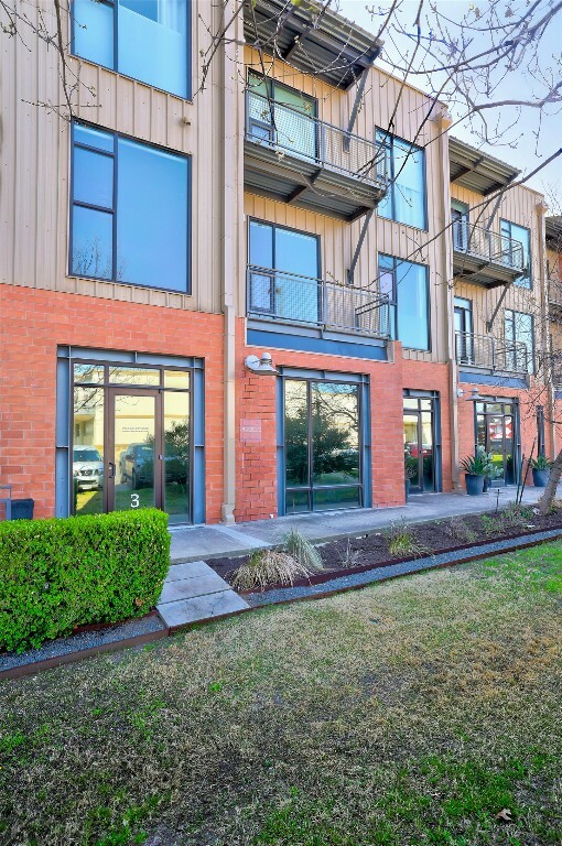 Property Photo: 2525 S Lamar Boulevard 204 TX 78704