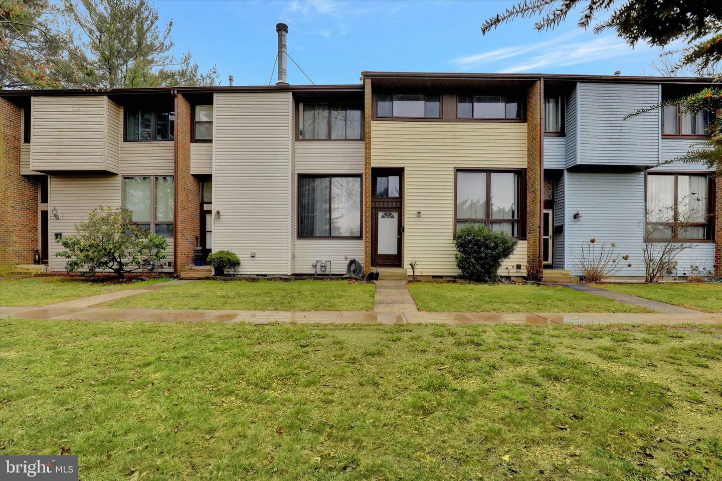 Property Photo: 186 Hamilton Place NJ 08520