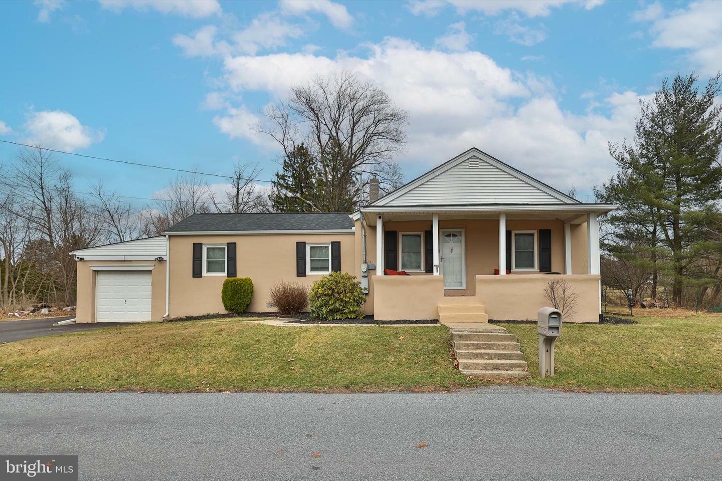Property Photo: 7557 Bell Gate Road PA 18036