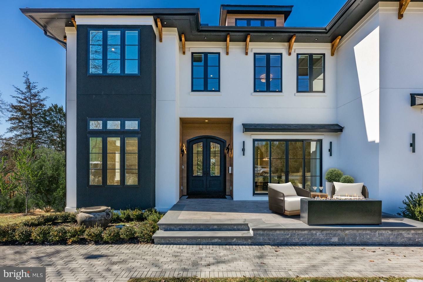 1404 Kurtz Road  McLean VA 22101 photo