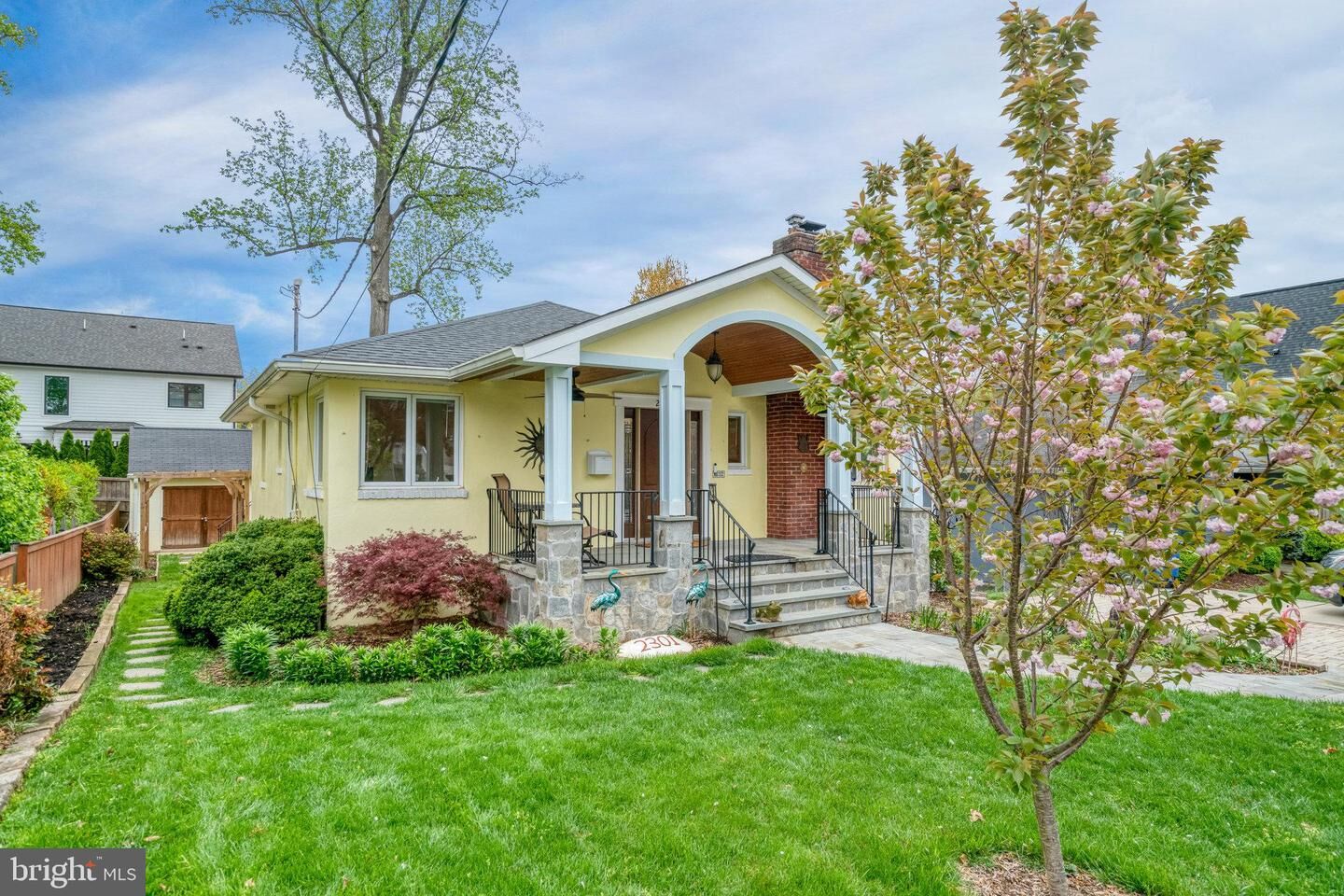 Property Photo:  2301 N Kentucky Street  VA 22205 