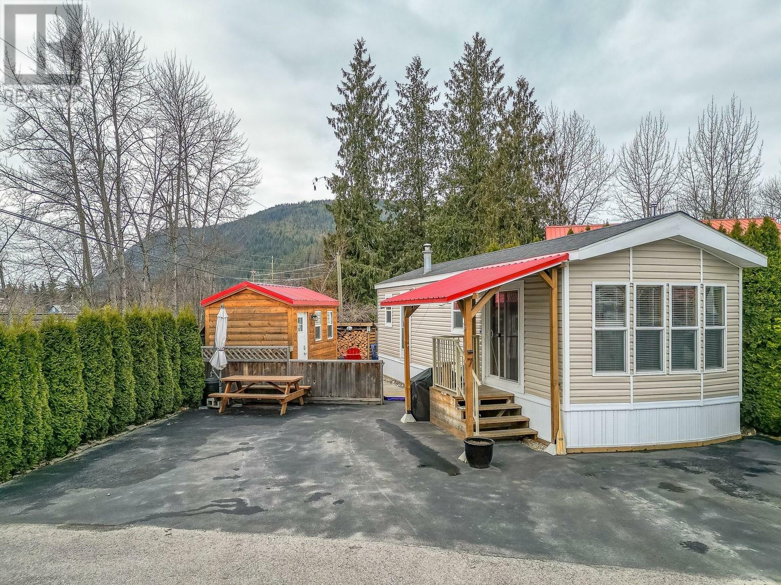 Property Photo: 1383 Silver Sands Road 7 BC V0E 2V4