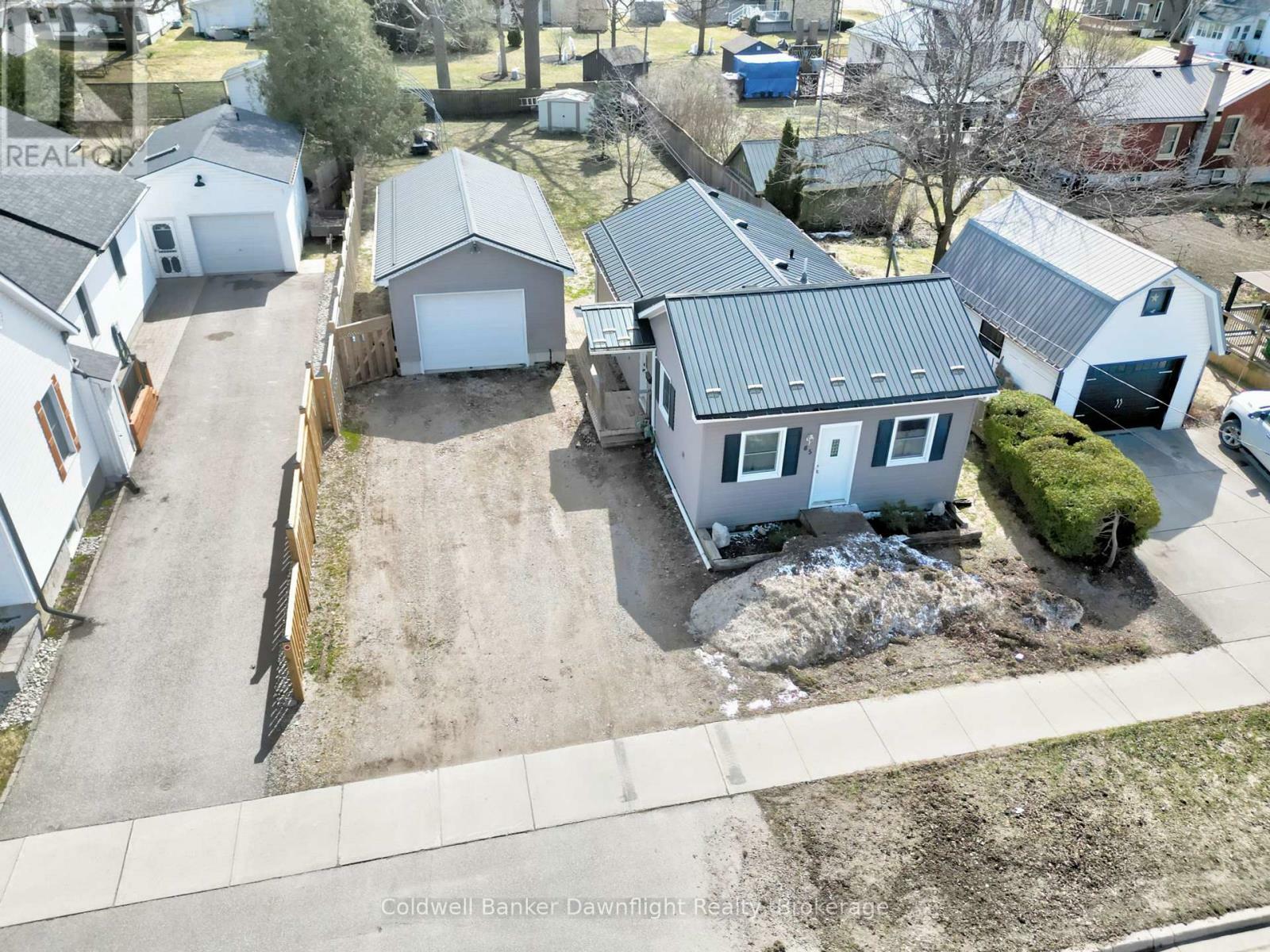 Property Photo: 85 Huron Street West ON N0M 1S2