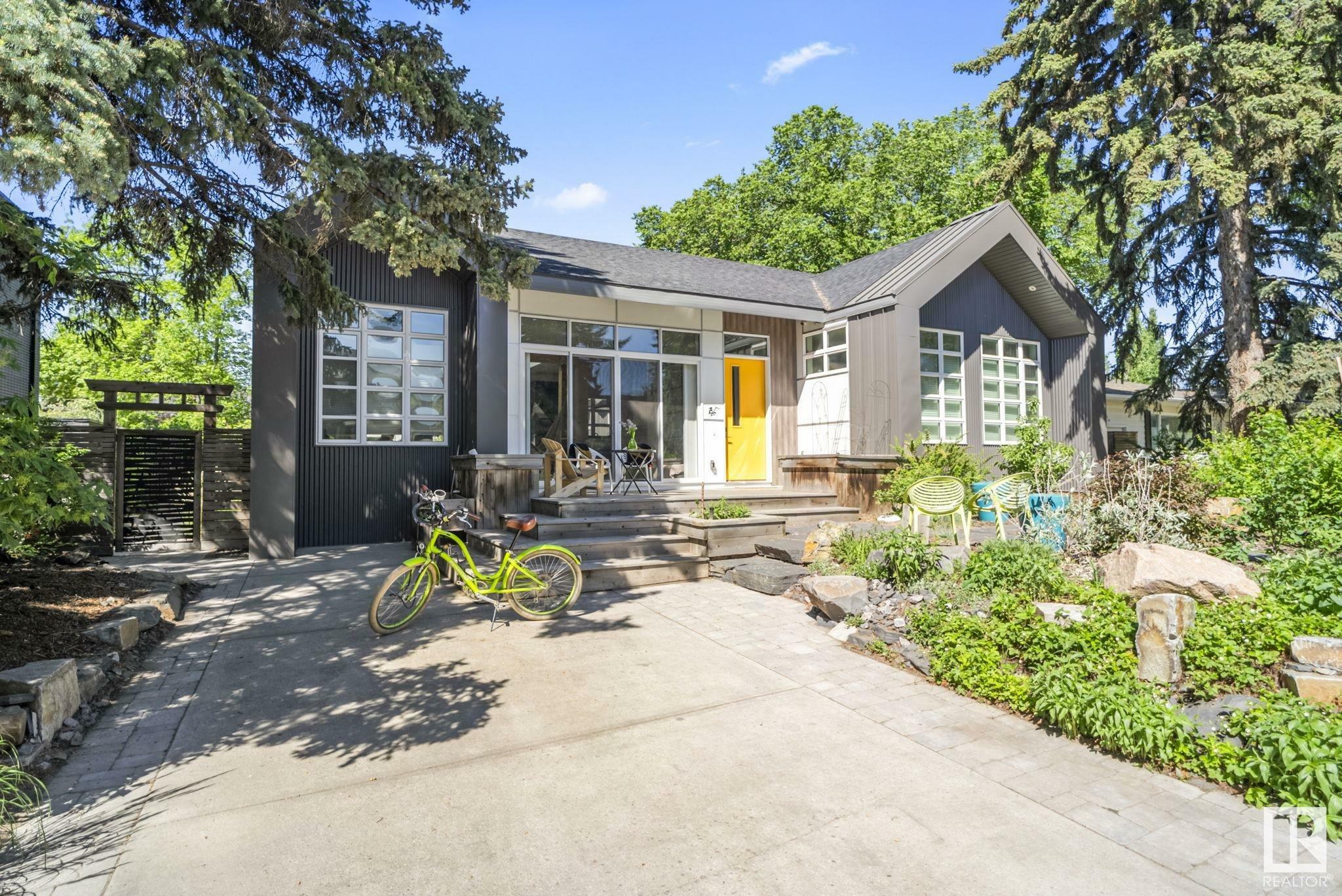 Property Photo:  7222 119 Street NW  AB T6G 1V6 