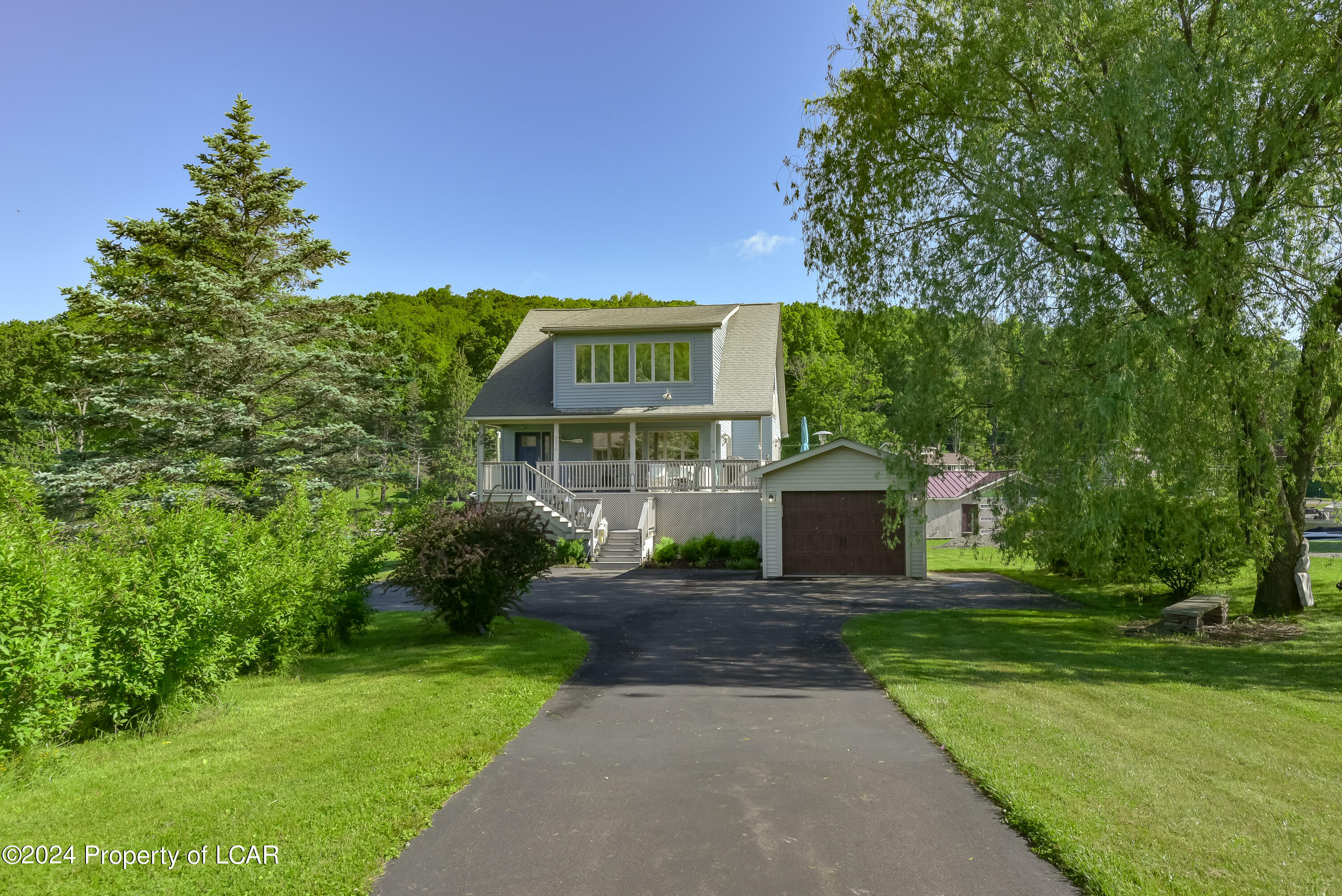 Property Photo: 3114 Lakeside Drive PA 18618