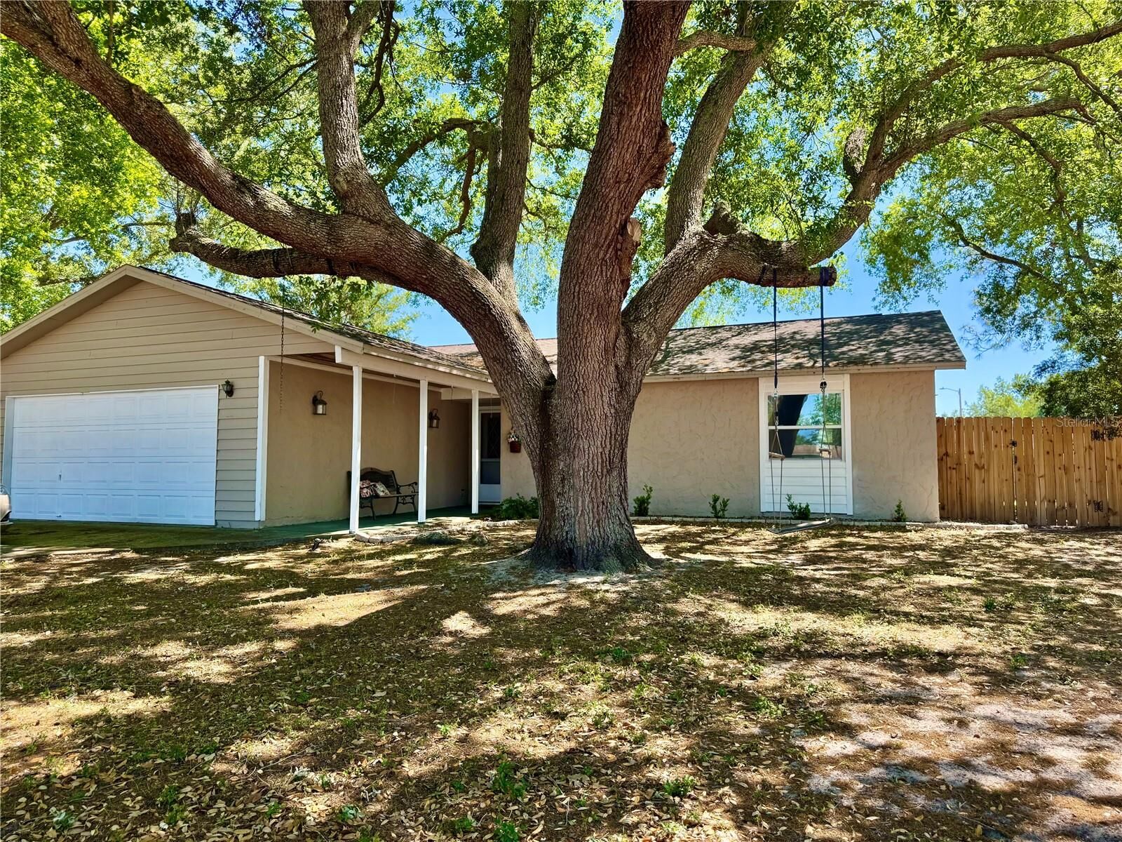 Property Photo:  996 Willowbrook Court  FL 33884 
