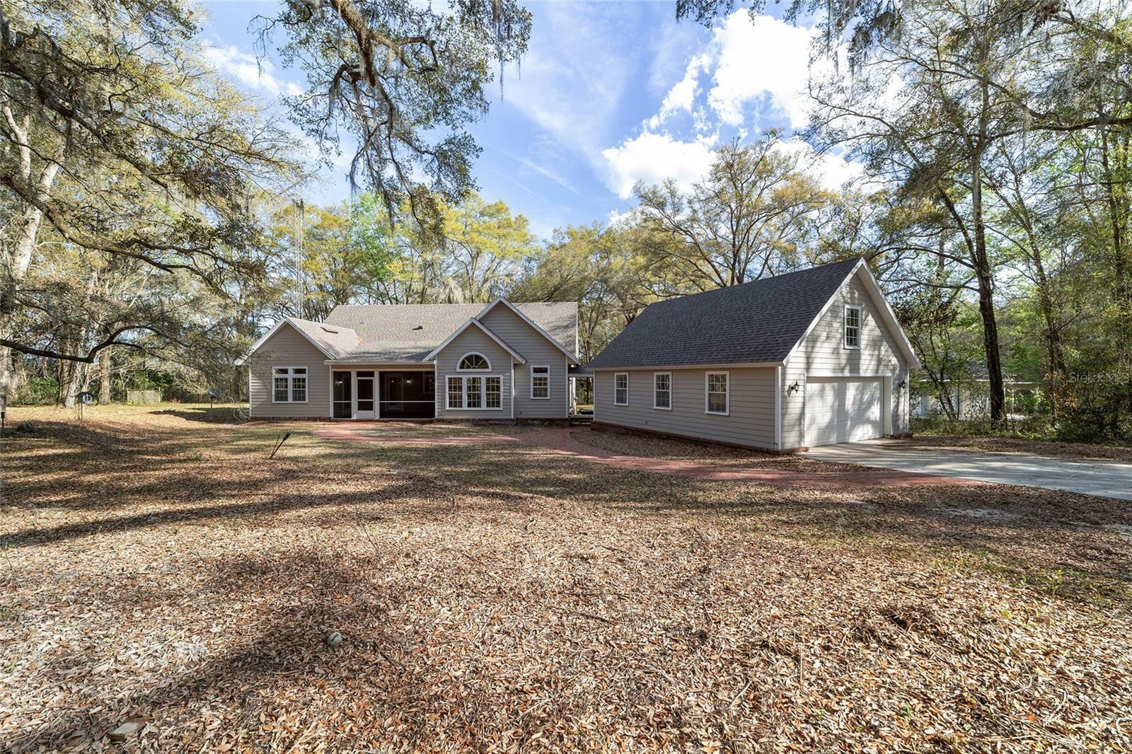 Property Photo: 17705 NW 138th Avenue FL 32615
