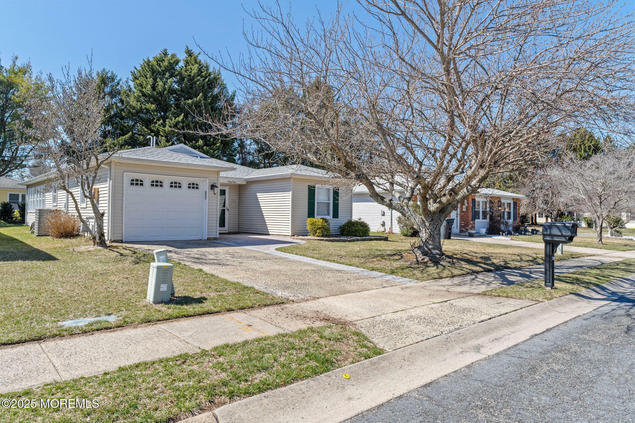 63 Lauren Lane N  Brick NJ 08723 photo