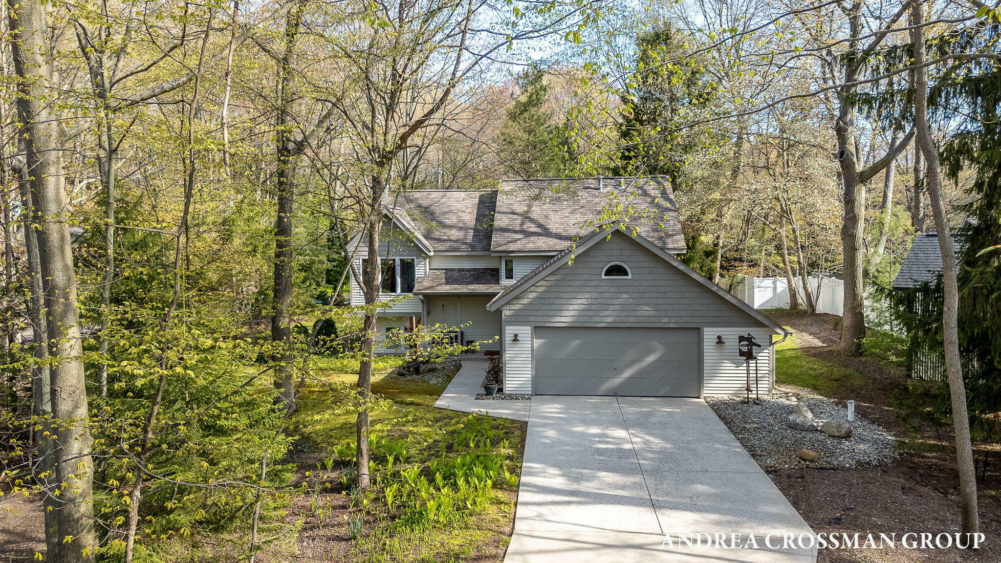 Property Photo: 2333 Eagle Drive MI 49424