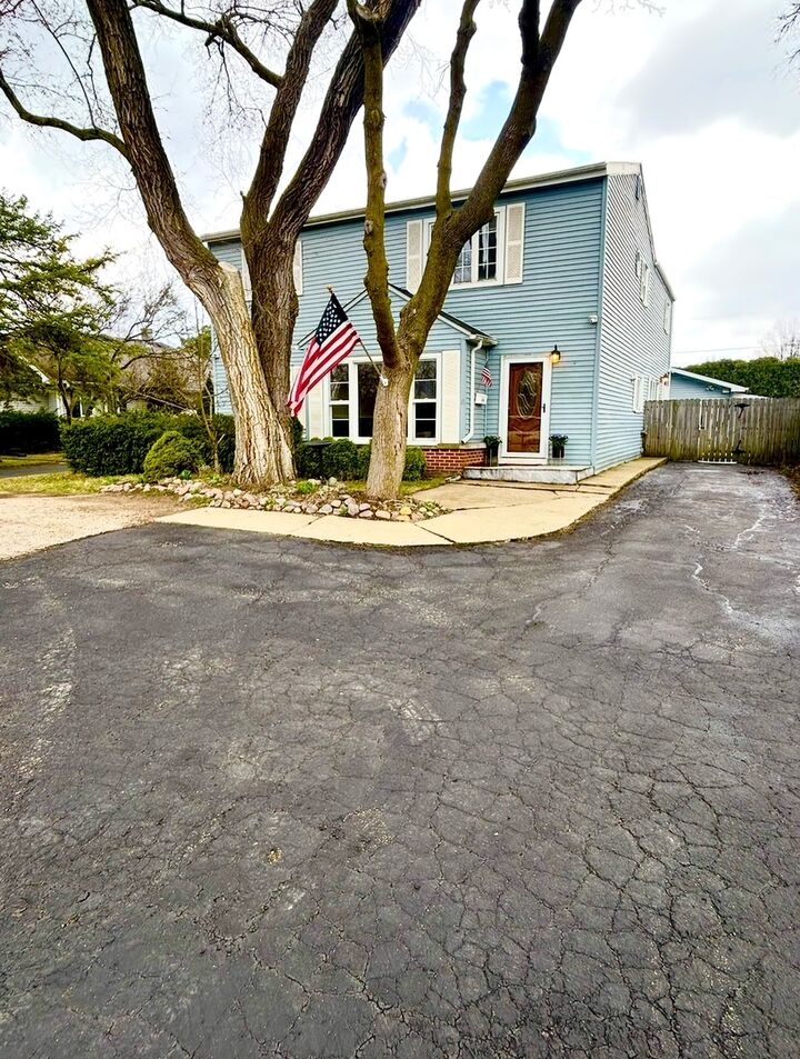 1019 Rockland Road  Lake Bluff IL 60044 photo