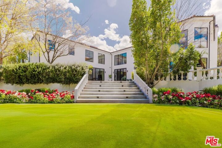 Property Photo:  5192 Parkway Calabasas  CA 91302 