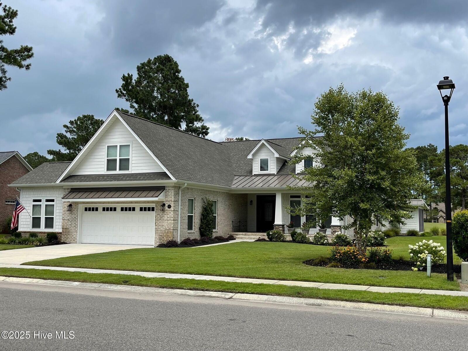 Property Photo: 1325 Grandiflora Drive NC 28451