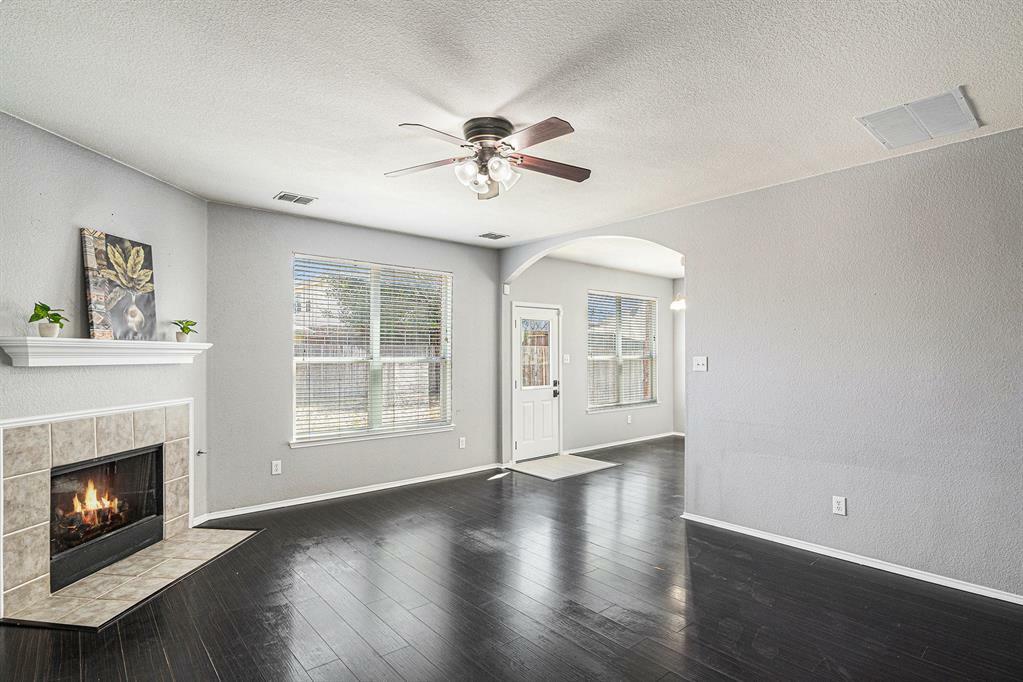 Property Photo: 11904 Brown Fox Drive TX 76244