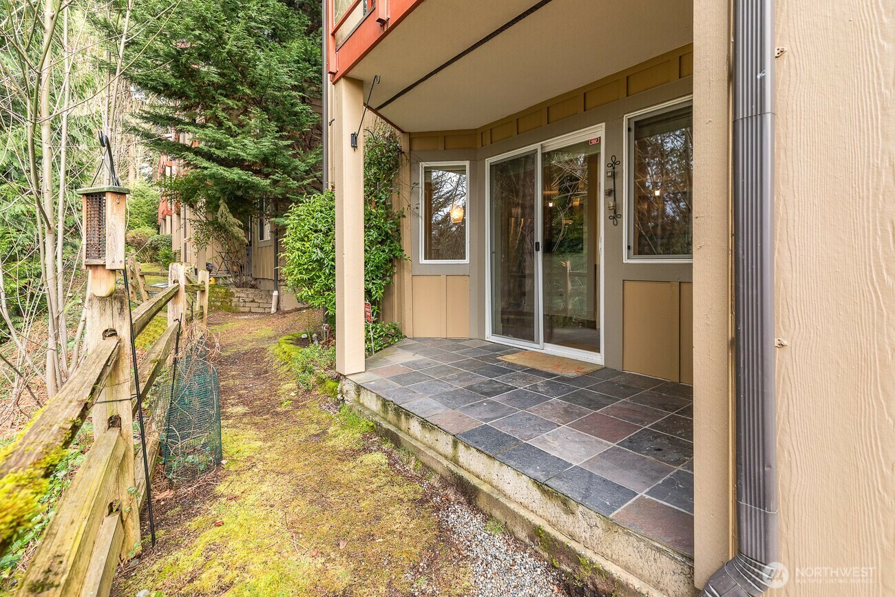 Property Photo: 11056 NE 33rd Place C2 WA 98004