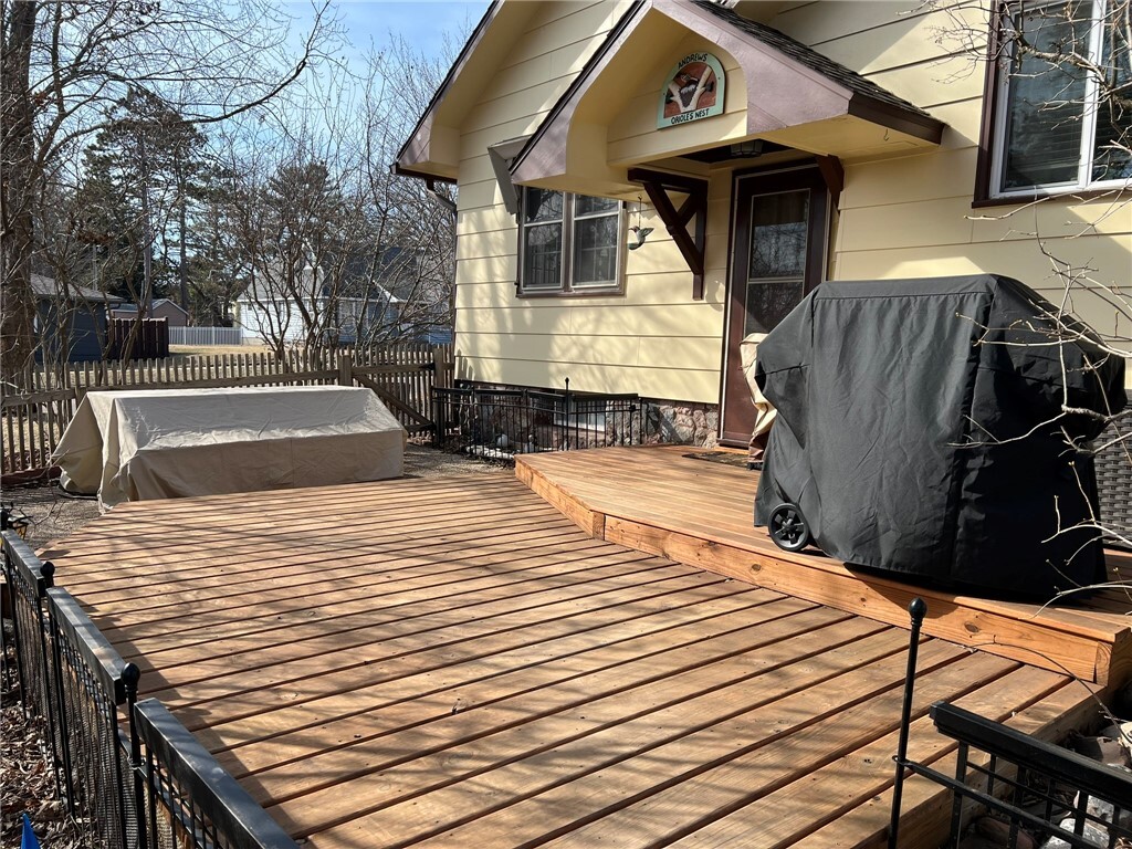 Property Photo: 702 Franklin Street WI 54801