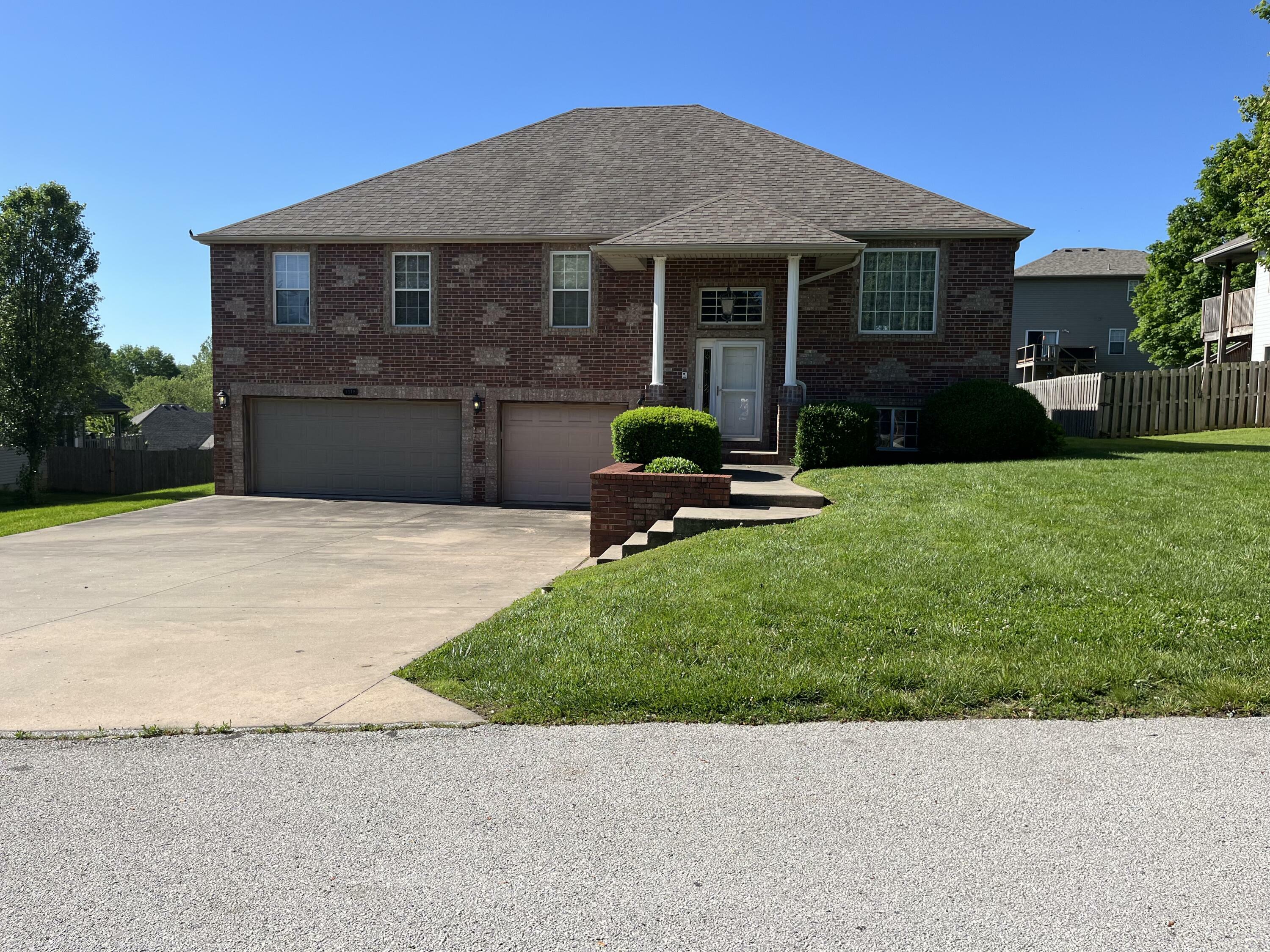 Property Photo:  1518 Stagecoach Court  MO 65714 
