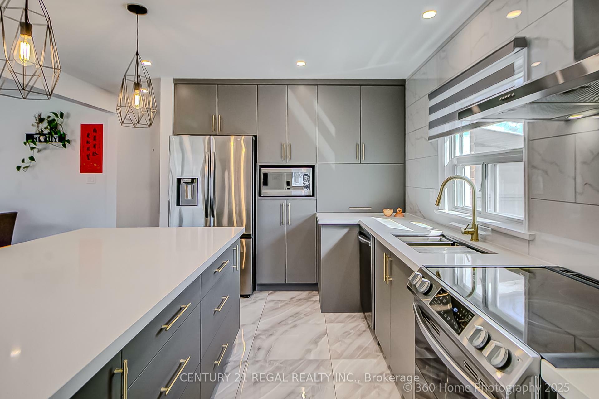 Property Photo: 17 Electro Road ON M1R 2A6